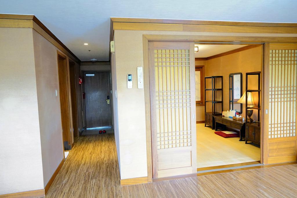Lake Hills Jeju Resort Seogwipo Exterior photo