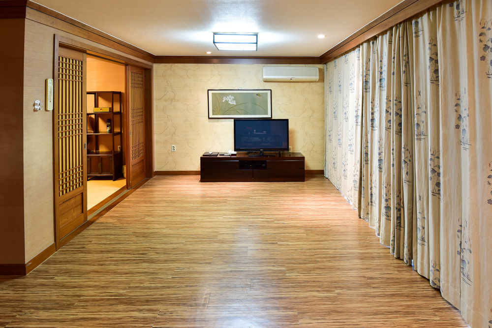 Lake Hills Jeju Resort Seogwipo Exterior photo