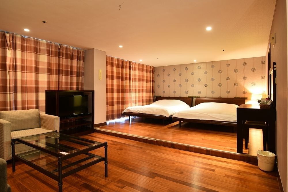 Lake Hills Jeju Resort Seogwipo Exterior photo