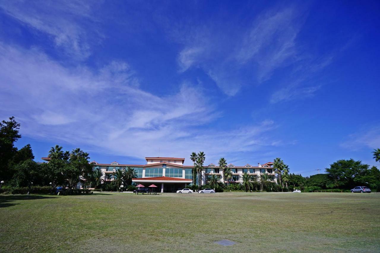 Lake Hills Jeju Resort Seogwipo Exterior photo